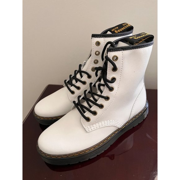 NWT Doc Martens Zavala White Leather Combat Boots Size 8 Mens 7 - Picture 2 of 8